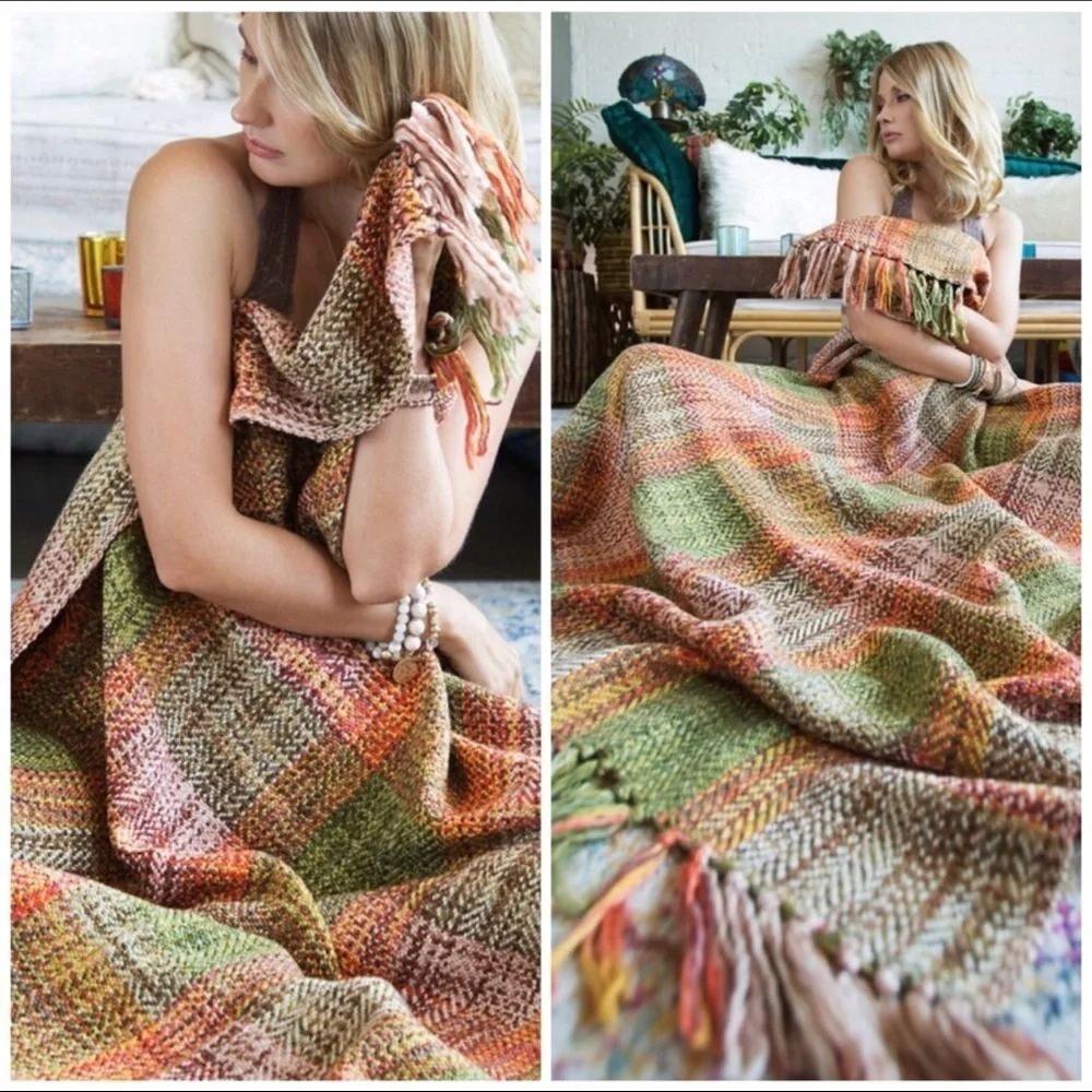 All Seasons Premium Woven Throw